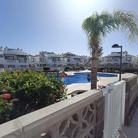 Beautiful With Pool And Wifi Apartament