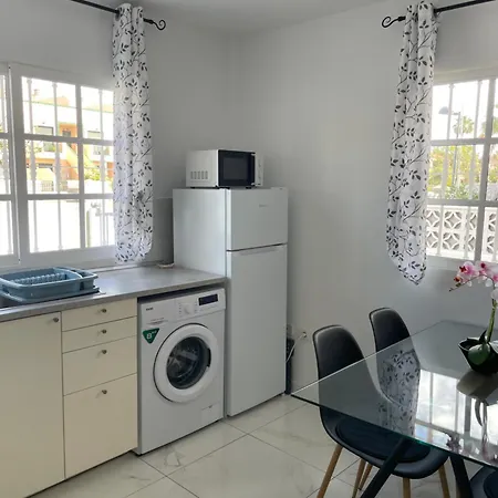 Beautiful With Pool And Wifi Apartament