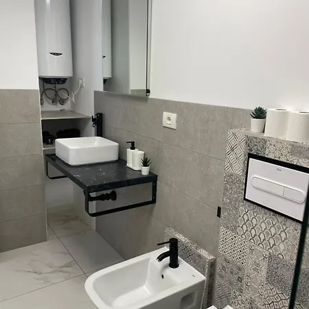 Beautiful With Pool And Wifi