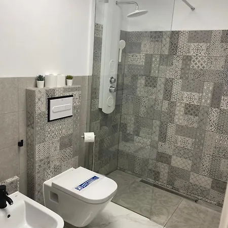 Relax In - Pool & Free Parking Apartment *