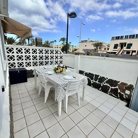 Relax In - Pool & Free Parking Apartment *