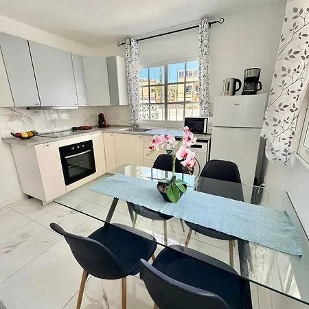 Apartment Relax In - Pool & Free Parking *