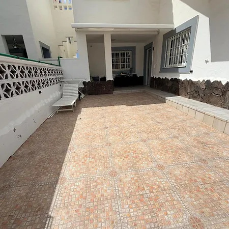 Relax In - Pool & Free Parking *
