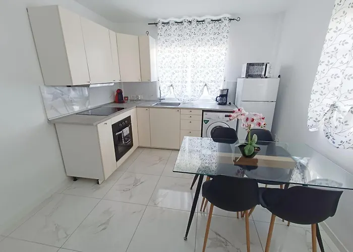 Beautiful With Pool And Wifi